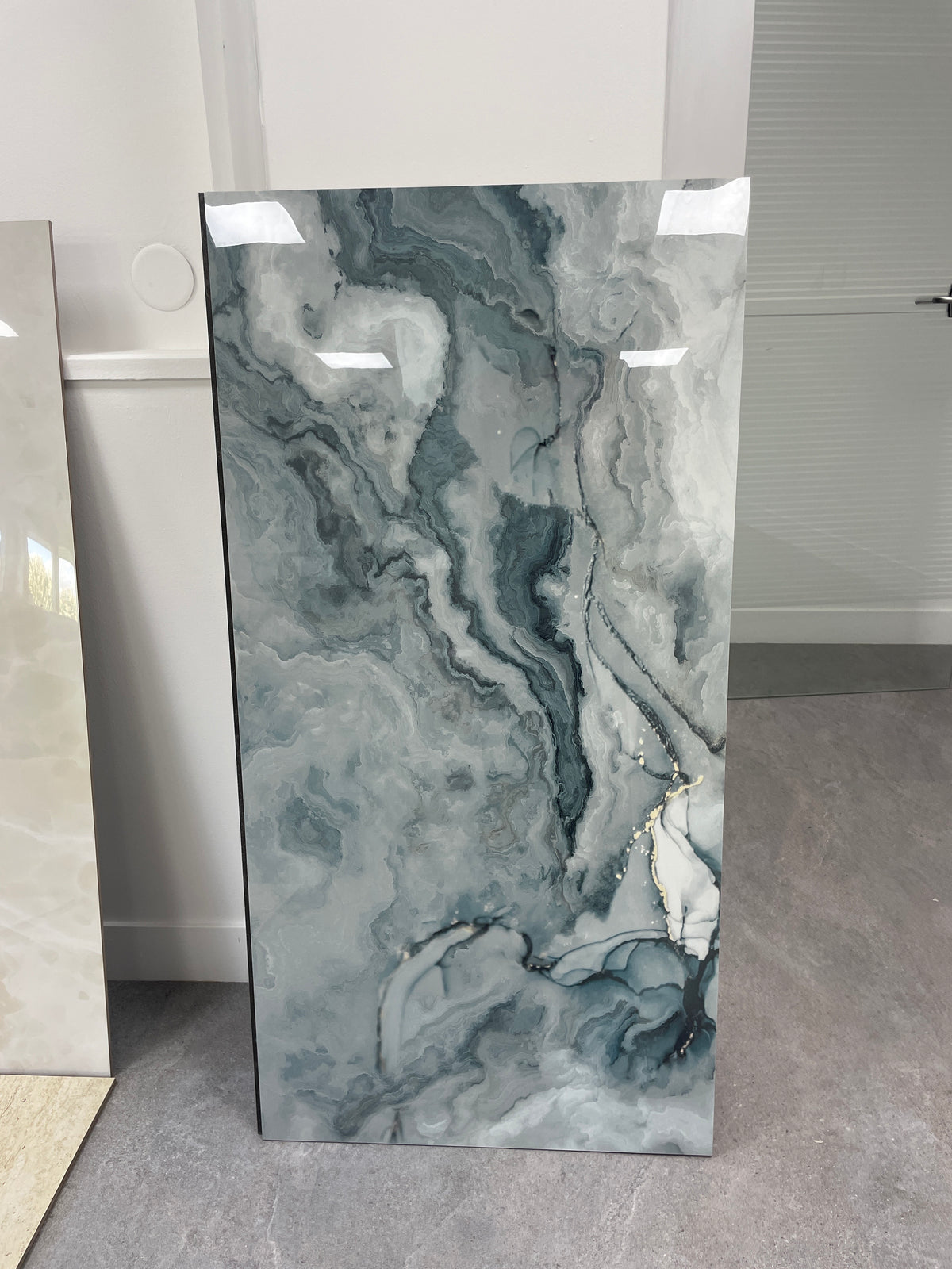 Carrelage sol / mur effet marbre FRAMED AQUA l.60X L.120 cm Brillant LIMCARO - photo réelle 1