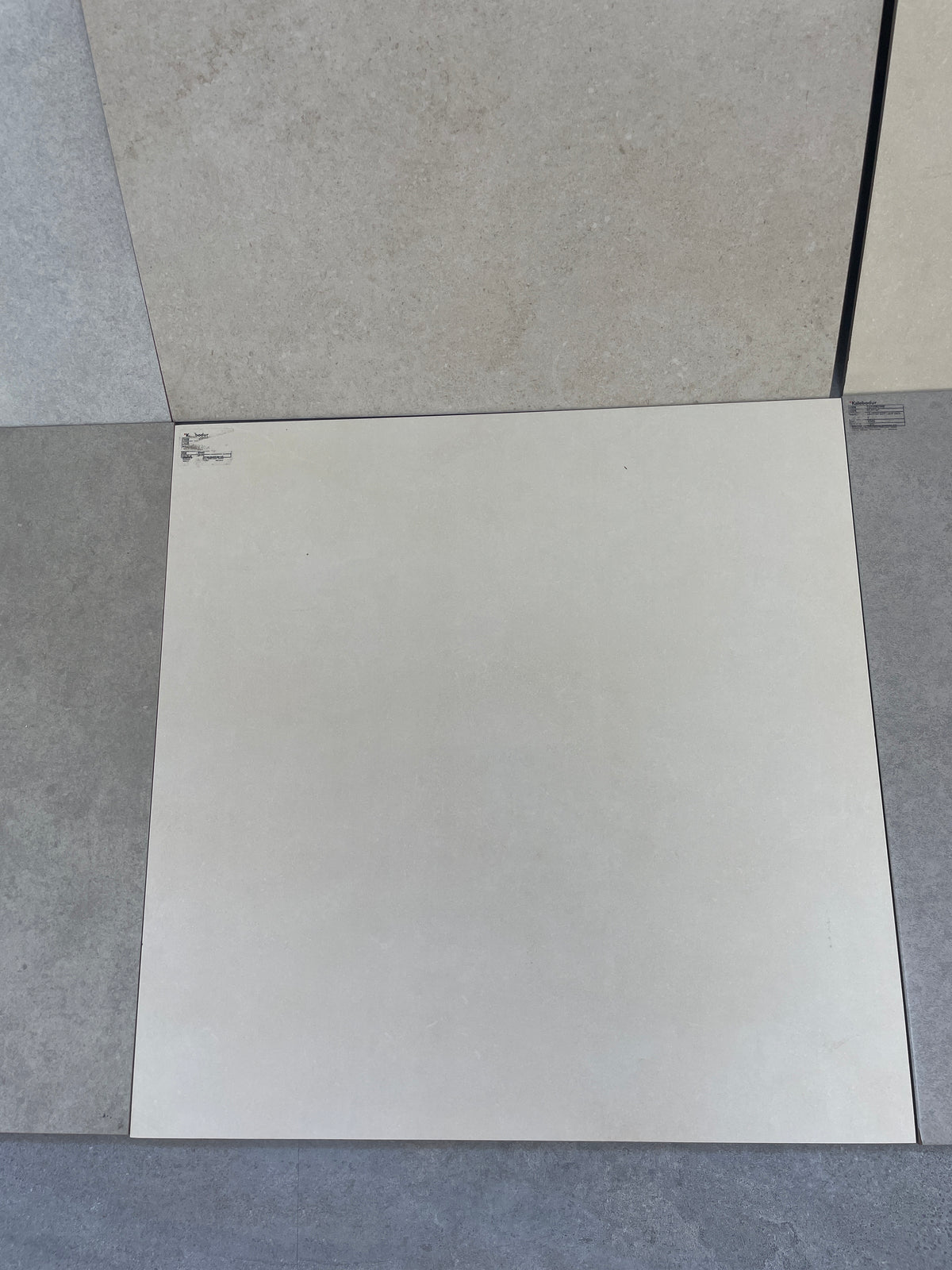 Carrelage sol / mur effet pierre ICON CREAM l.60 x L.60 cm Mat LIMCARO - photo réelle 1